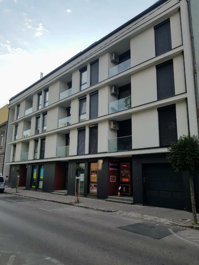 Holiday Apartman With Free Parking Ráb Exteriér fotografie