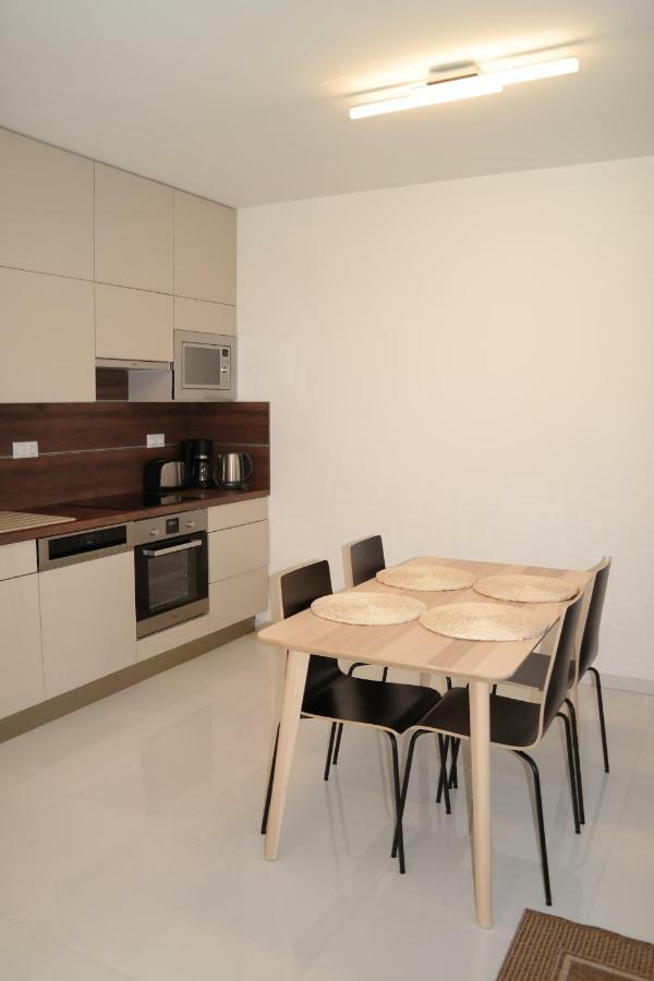 Holiday Apartman With Free Parking Ráb Exteriér fotografie