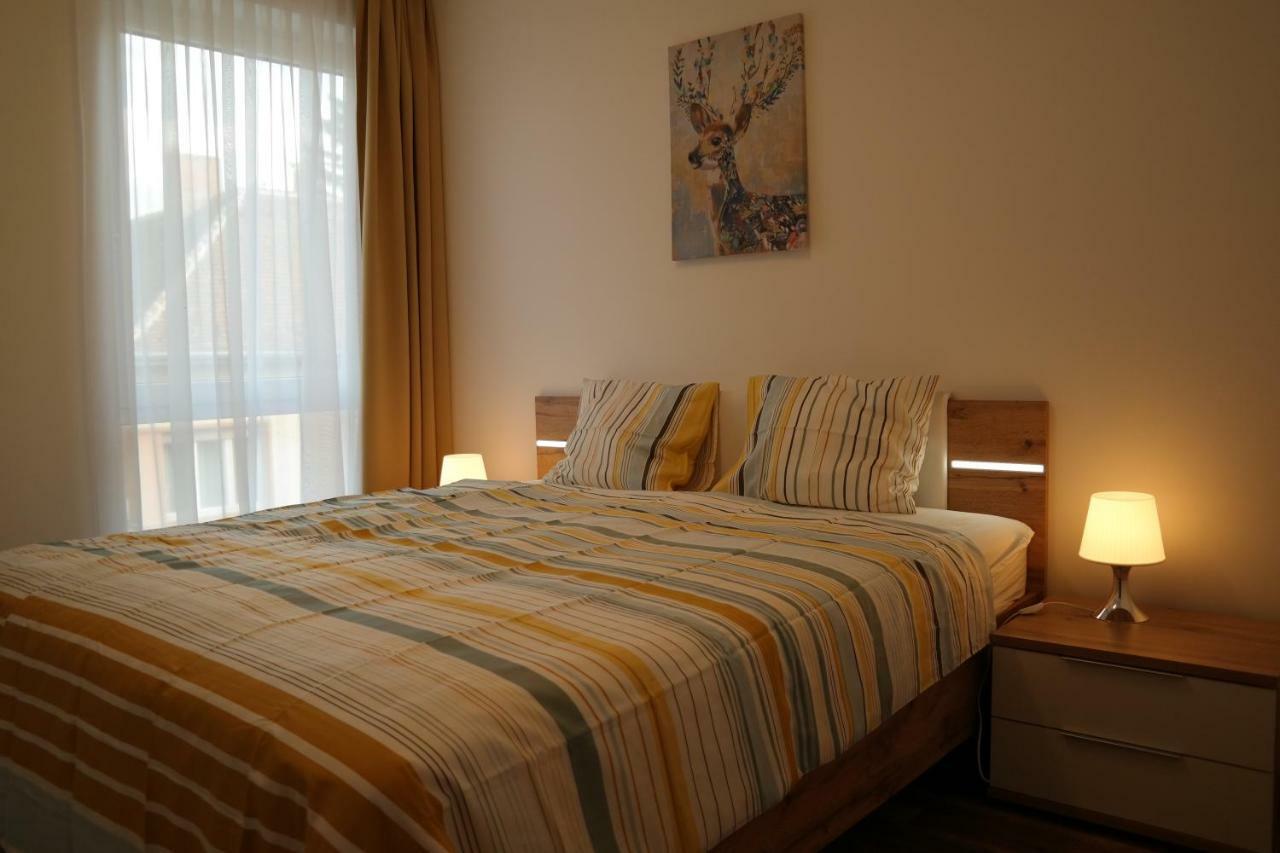 Holiday Apartman With Free Parking Ráb Exteriér fotografie